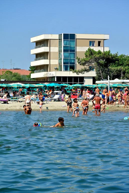 Hotel Astor B&B Lido di Classe Εξωτερικό φωτογραφία