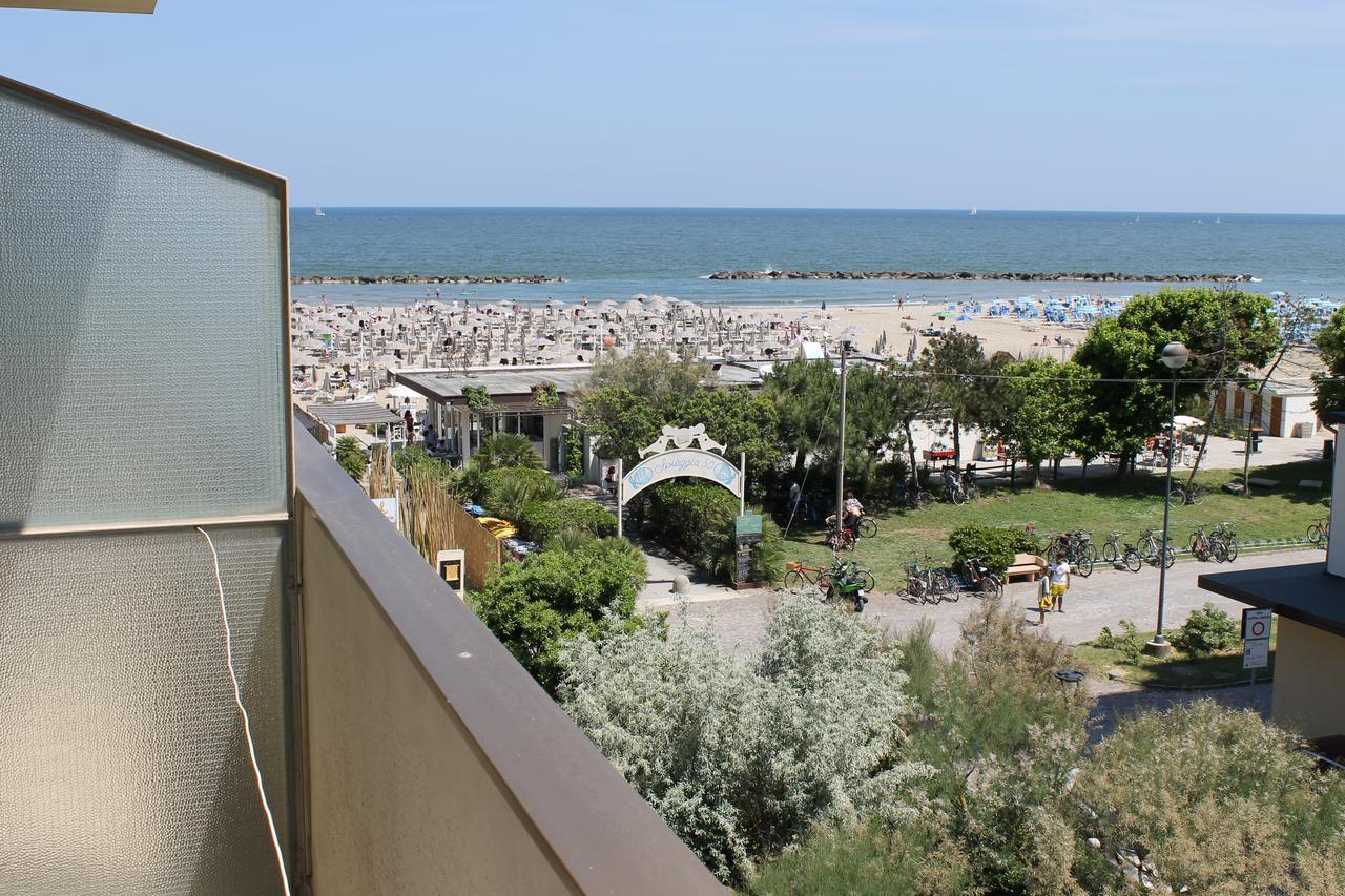Hotel Astor B&B Lido di Classe Εξωτερικό φωτογραφία